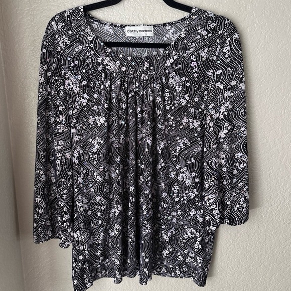 Cathy Daniels Tops - Cathy Daniels Women's L Black/White ¾ Sleeve Blouse‎ Round Neck Sequined